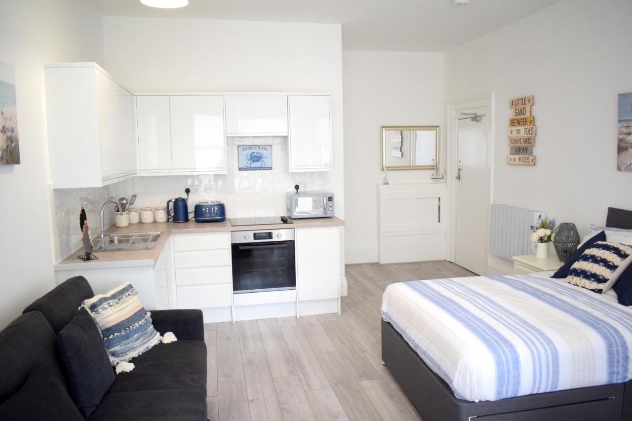 The Bay Beach Apartments Bournemouth Room photo